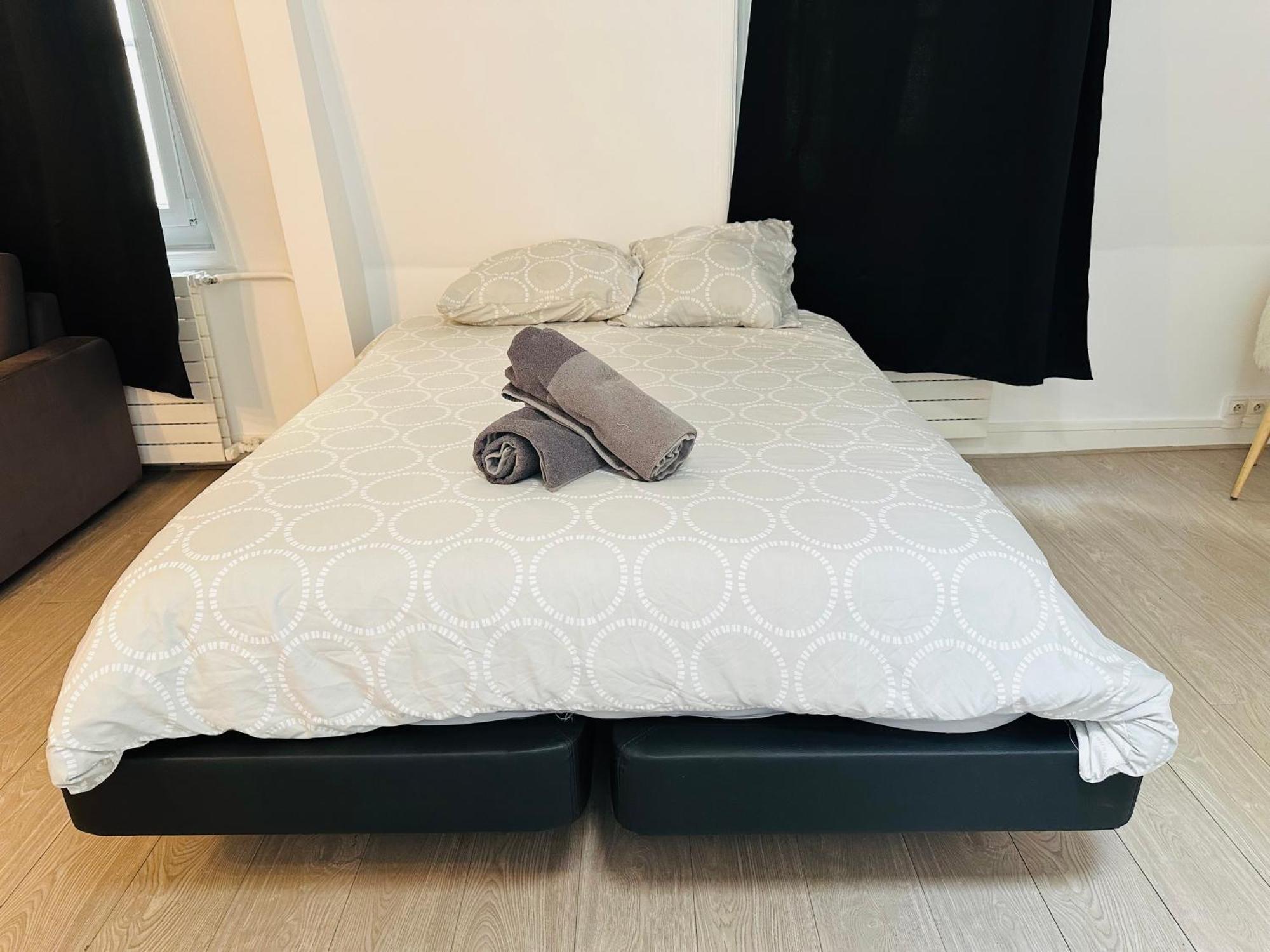 Spacieuses Flats Montaigne Champs Elysee Apartment Paris
