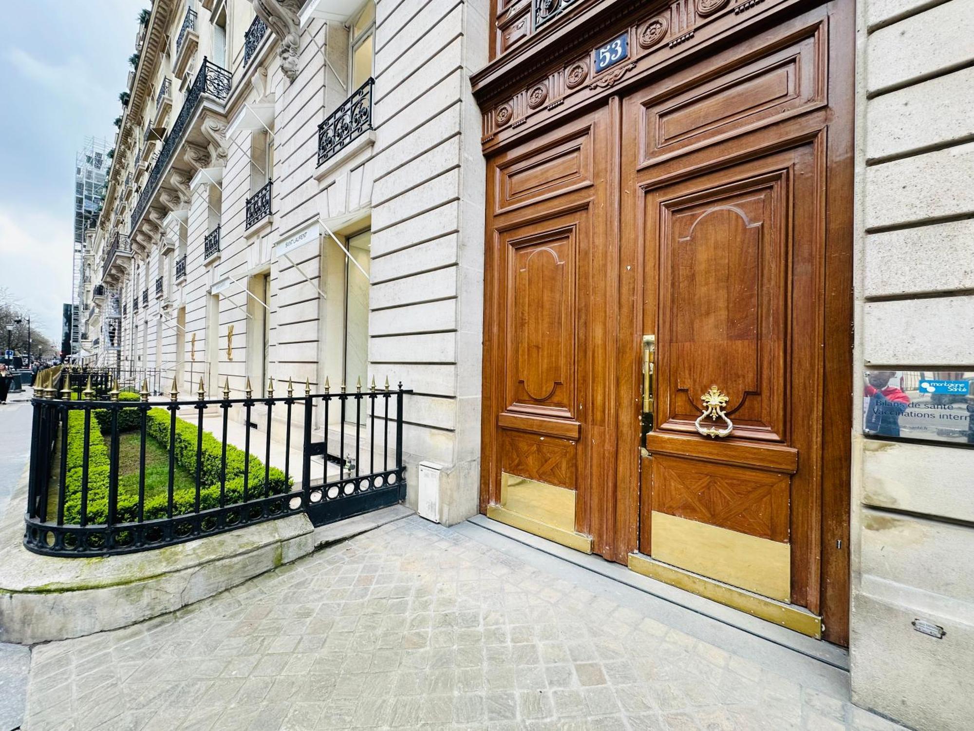 Apartment Spacieuses Flats Montaigne Champs Elysee *