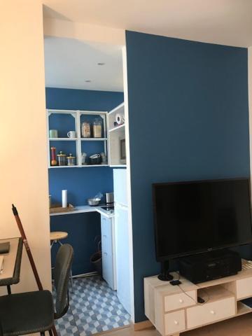 37 M2 18 Arena Adidas Apartment *