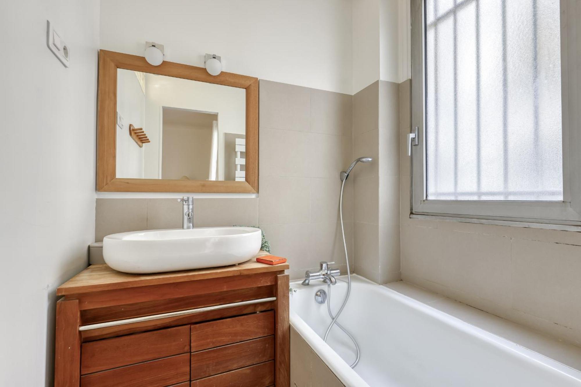 Classic & Charming Parisian Flat - Luxury 16th Apartment Paris