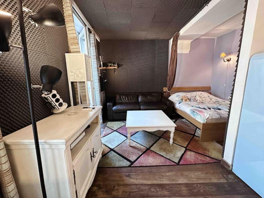 With Cinema@paris Chatelet Apartment *