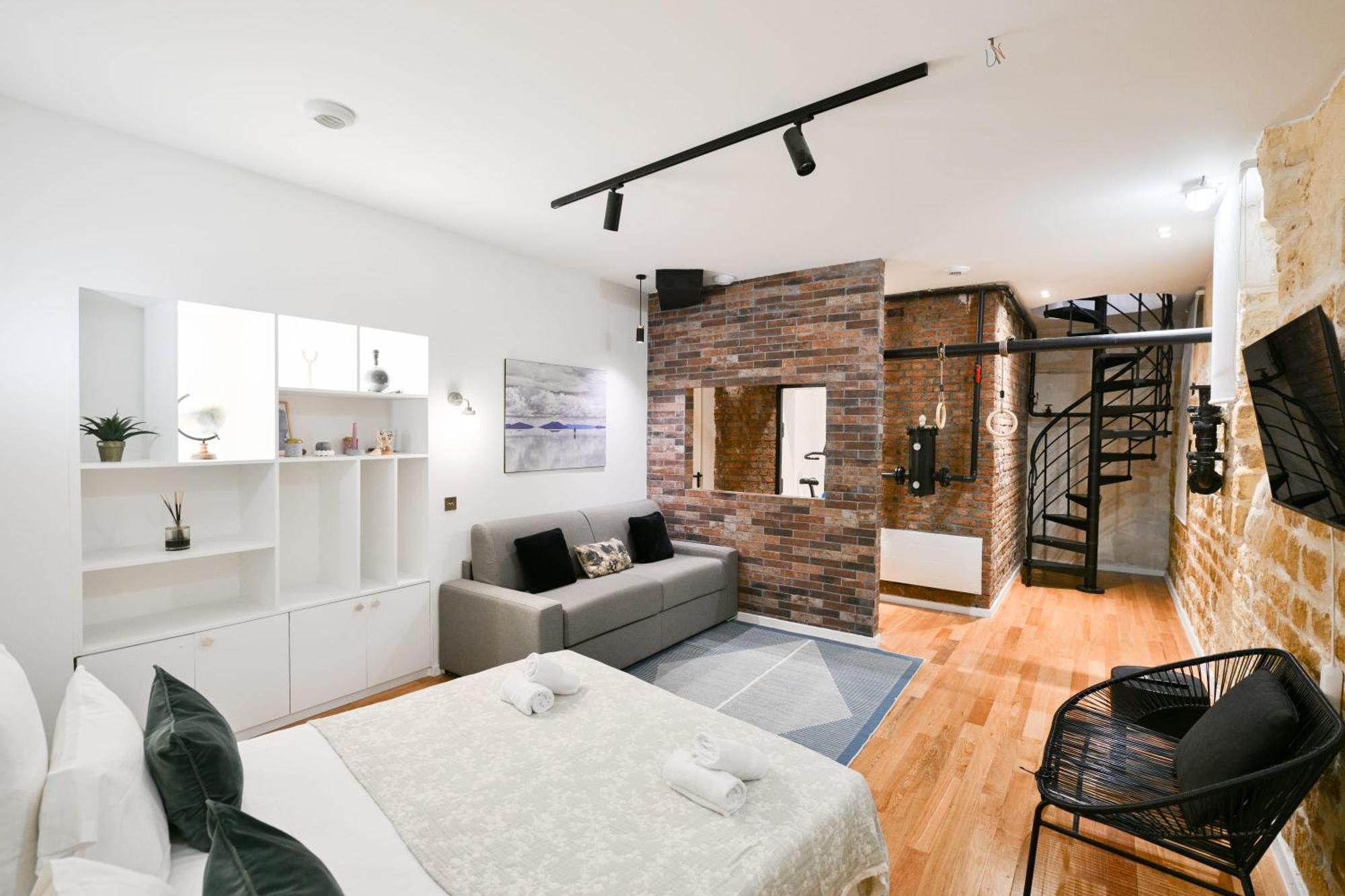 Le Marais Pl De La Bastille 3bd 3bth For 10 Guests *