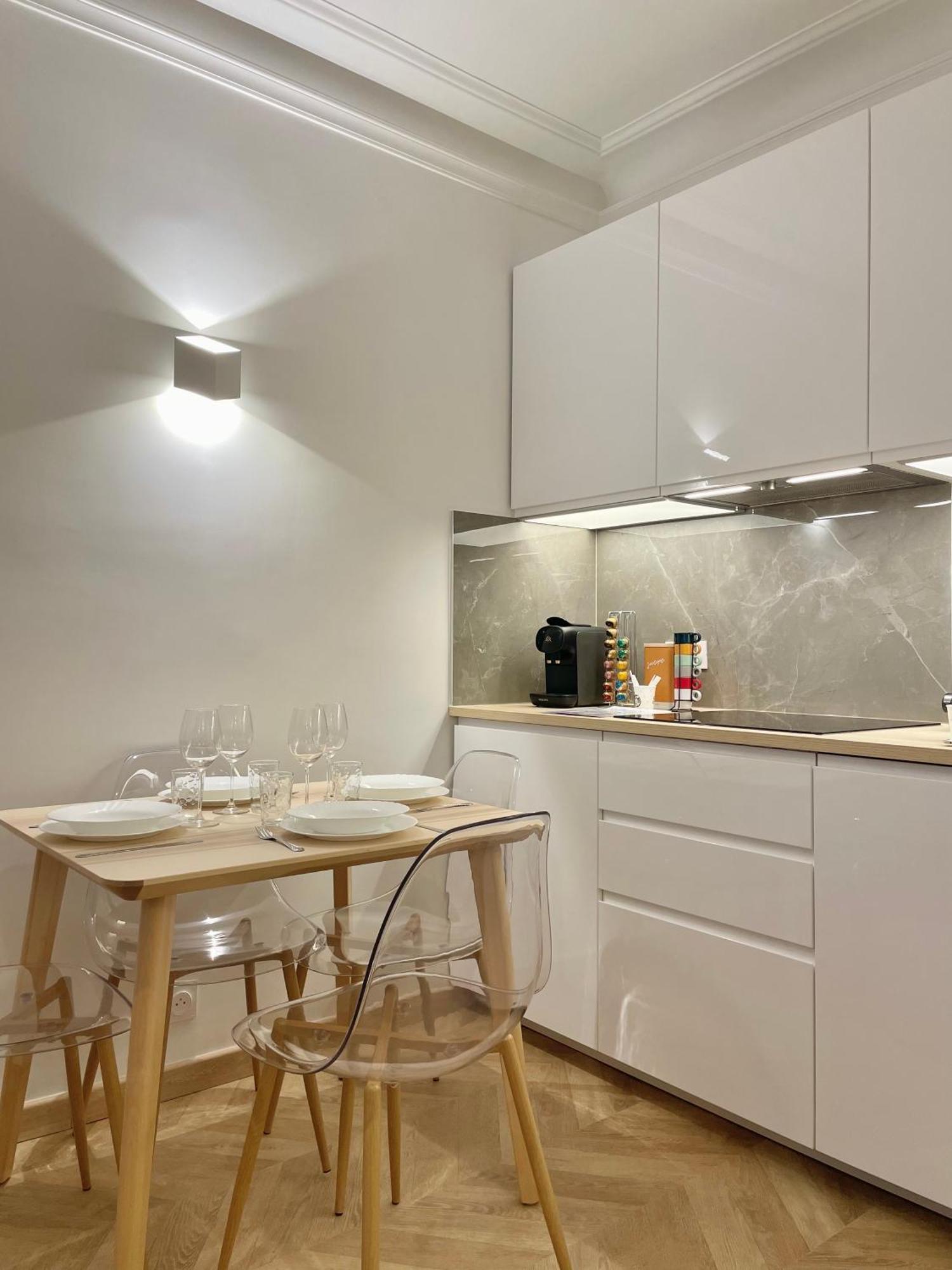 Paris-alesia Super 2 Pieces De 39m2 - Tres Cosy Pour 1 - 5 Personnes Totalement Refait A Neuf -entire Luxurious And Warm -paris Alesia 14eme - Proche Aeroport Paris-orly - Parc Des Expositions Porte De Versailles Free Wifi Gratu Paris