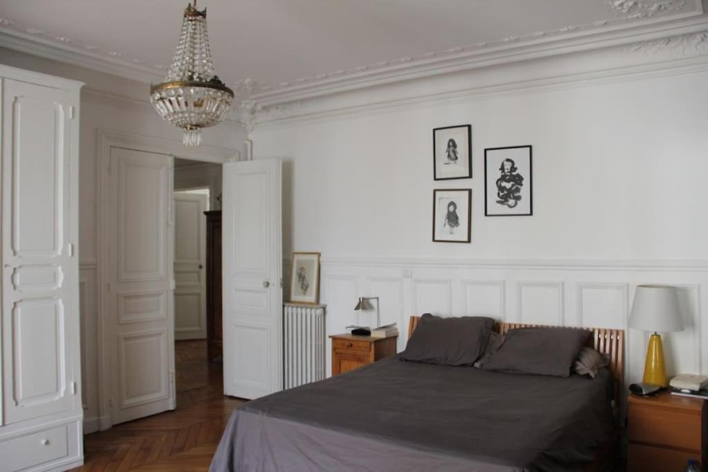 Apartment 5 Bdr, 10 Ppl Georgous Typical Parisian Flat Paris