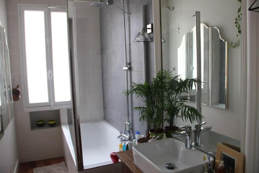 5 Bdr, 10 Ppl Georgous Typical Parisian Flat *