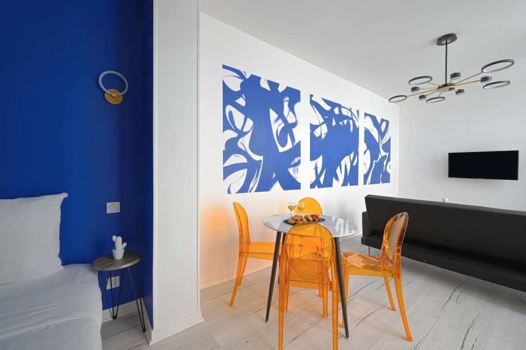 Modern Large For 3 Apartment *