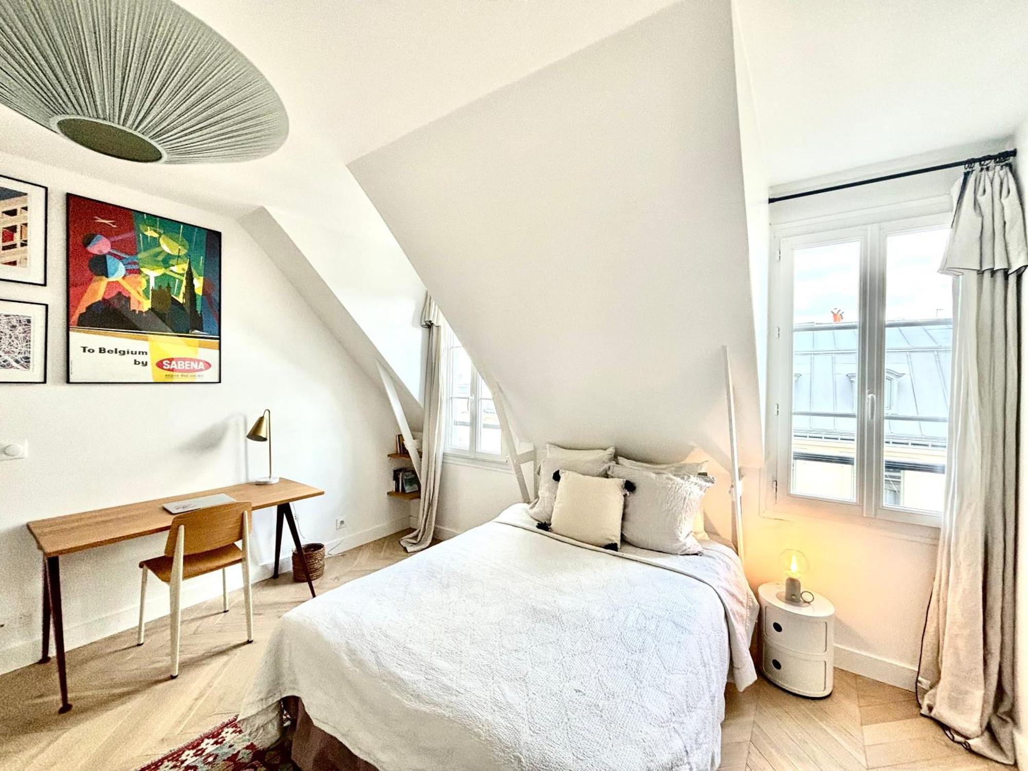 Moderne A 130 M² Proche Monceau Climatise * Paris