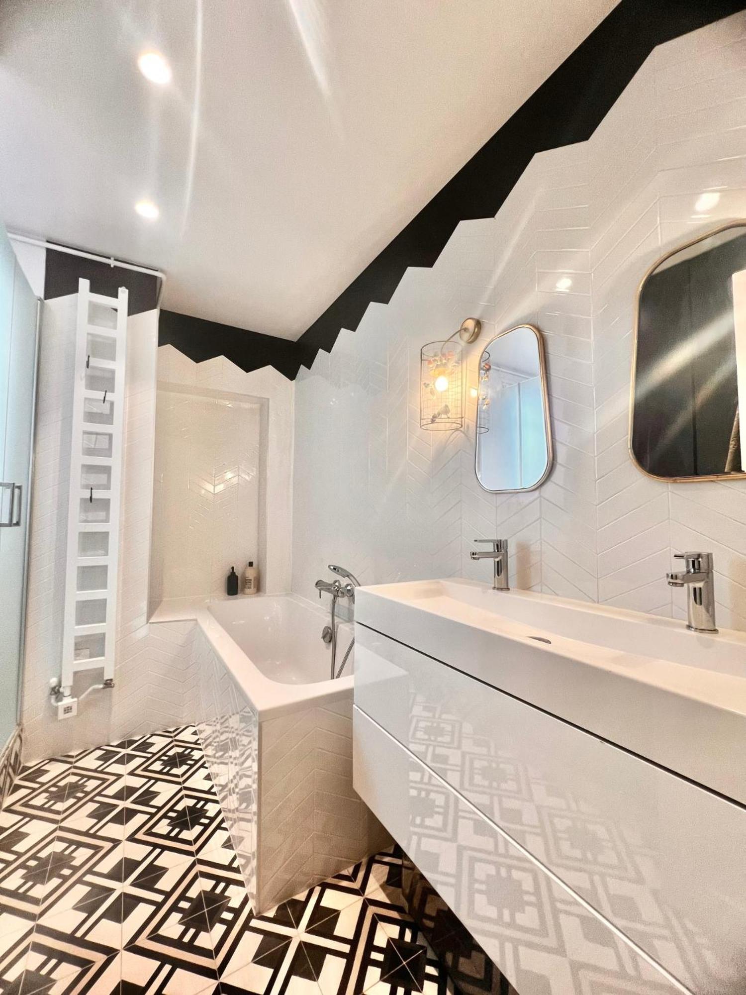 Moderne A 130 M² Proche Monceau Climatise Apartment *