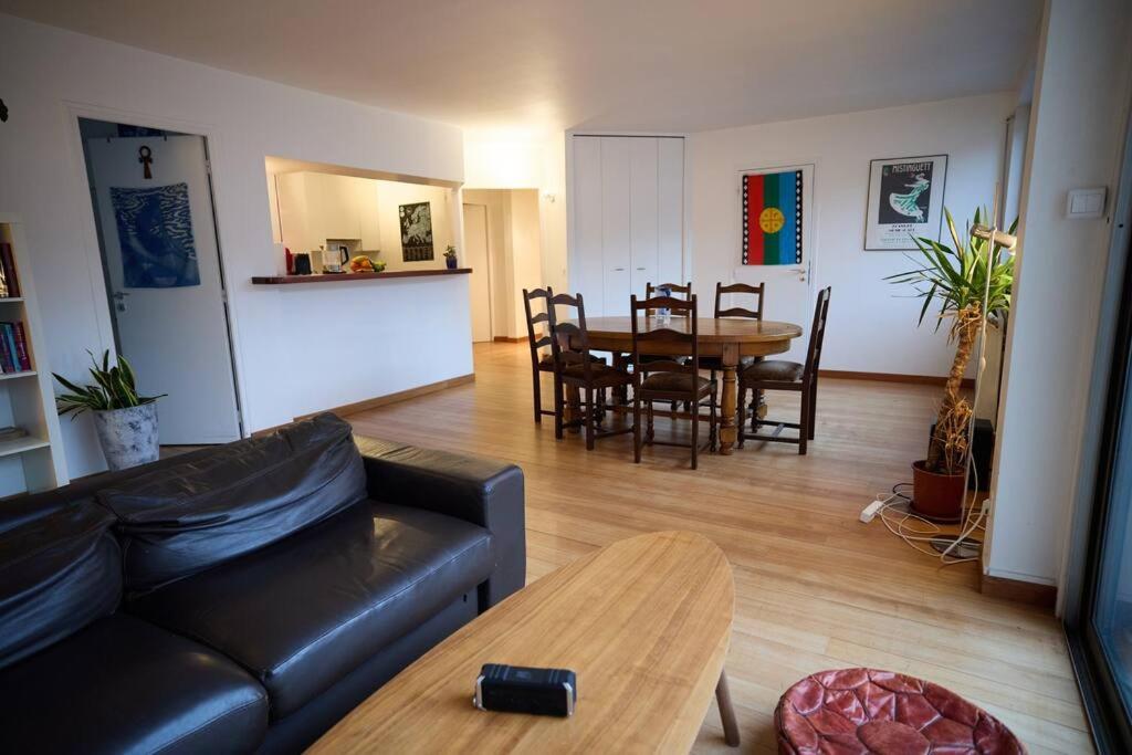 Luxury Centric Flat In Apartment Paris