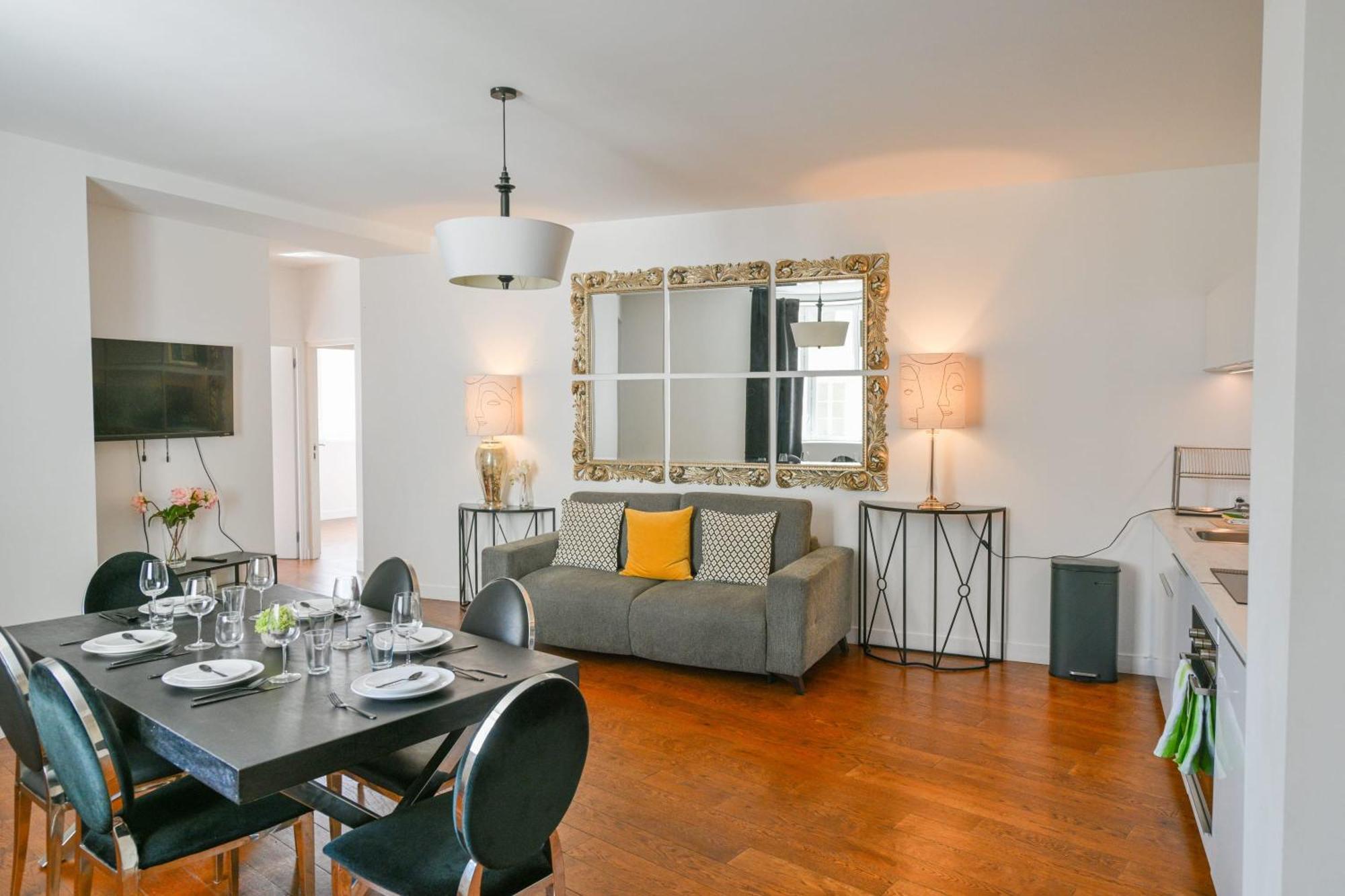 Huge And Bright 4bd For 10 Guests Sacre-coeur Paris