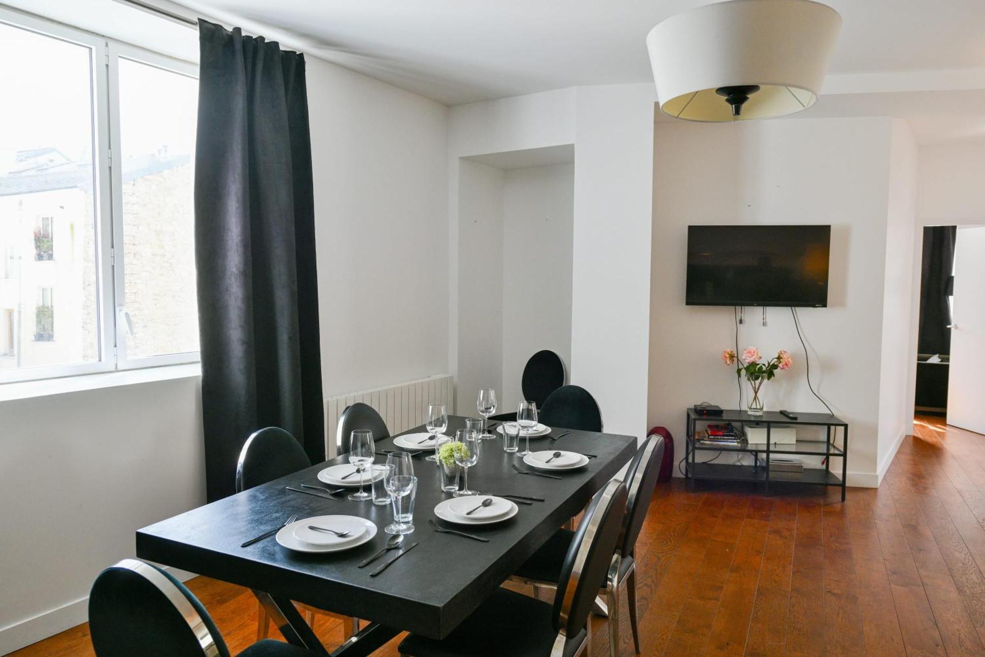 Huge And Bright 4bd For 10 Guests Sacre-coeur Apartment *