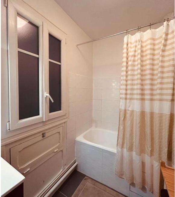 Studio Apartment Paris