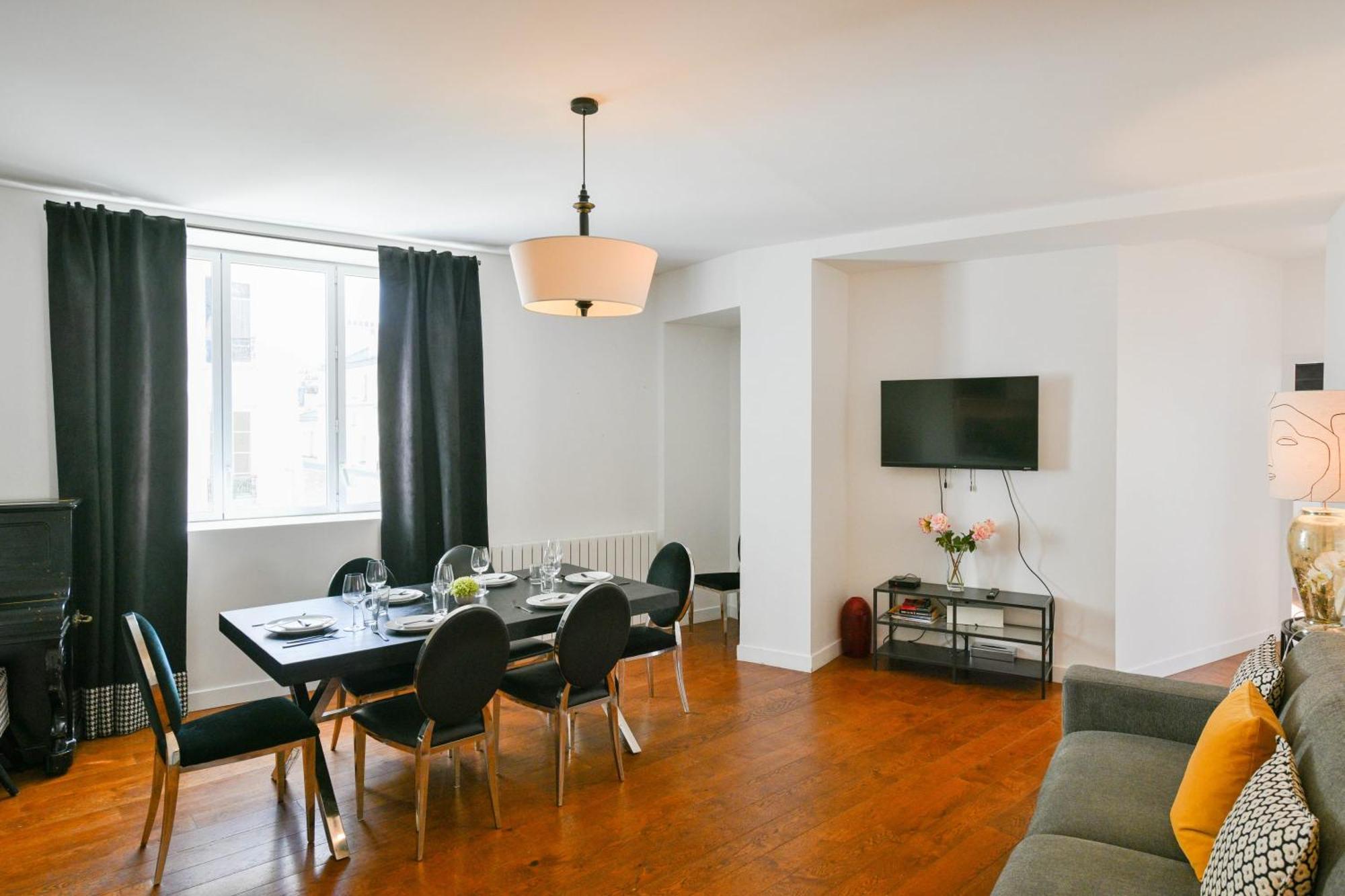 Huge And Bright 4bd For 10 Guests Sacre-coeur Apartment *