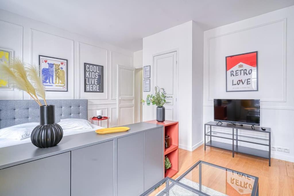 3 People Voltaire-saint Ambroise Apartment