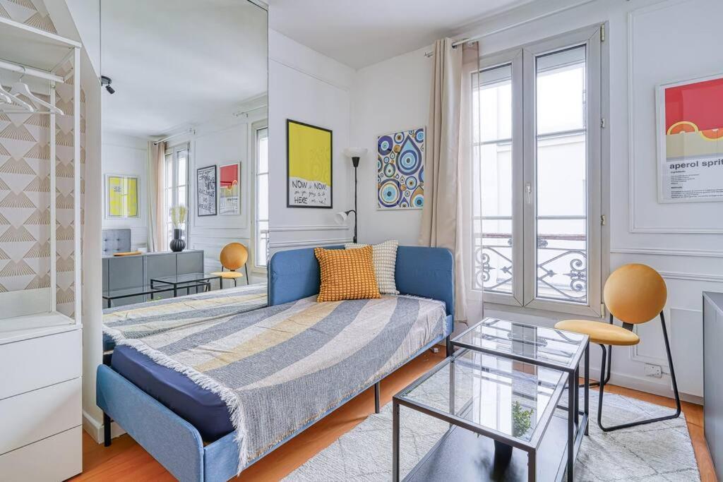 3 People Voltaire-saint Ambroise Paris