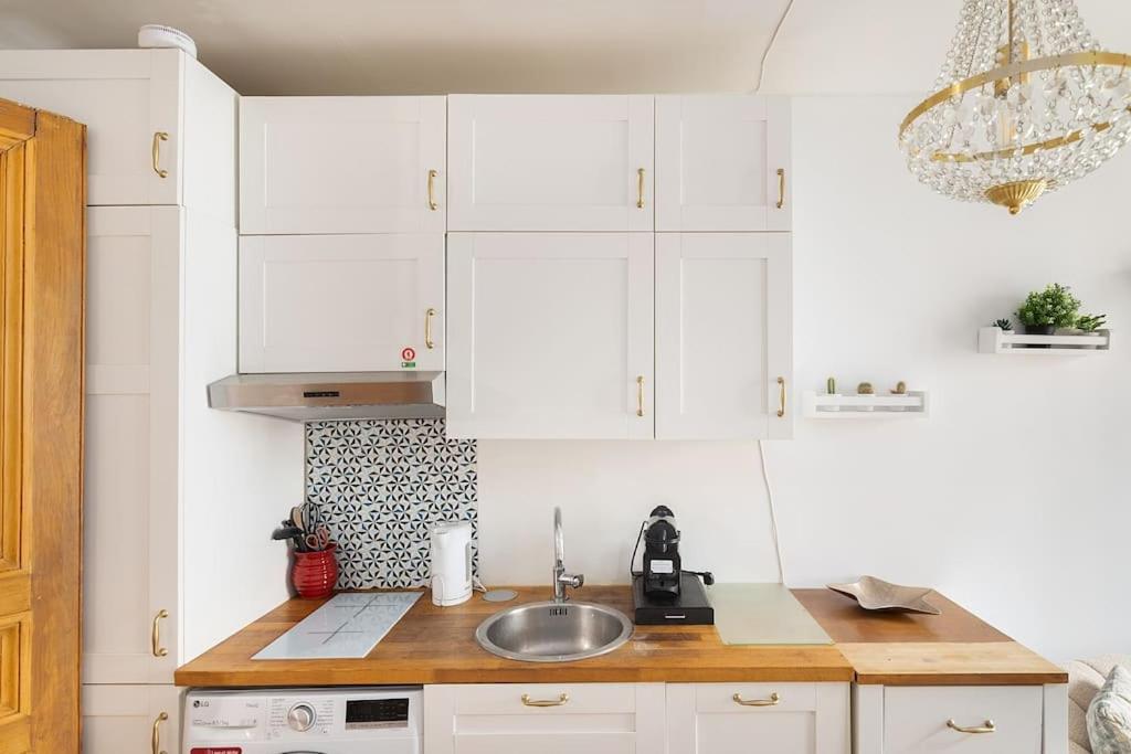 Apartment Haussmannian Elegance Close To Montmartre *