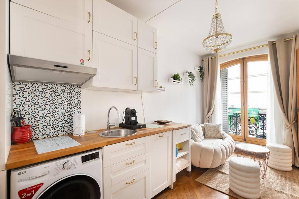 Apartment Haussmannian Elegance Close To Montmartre