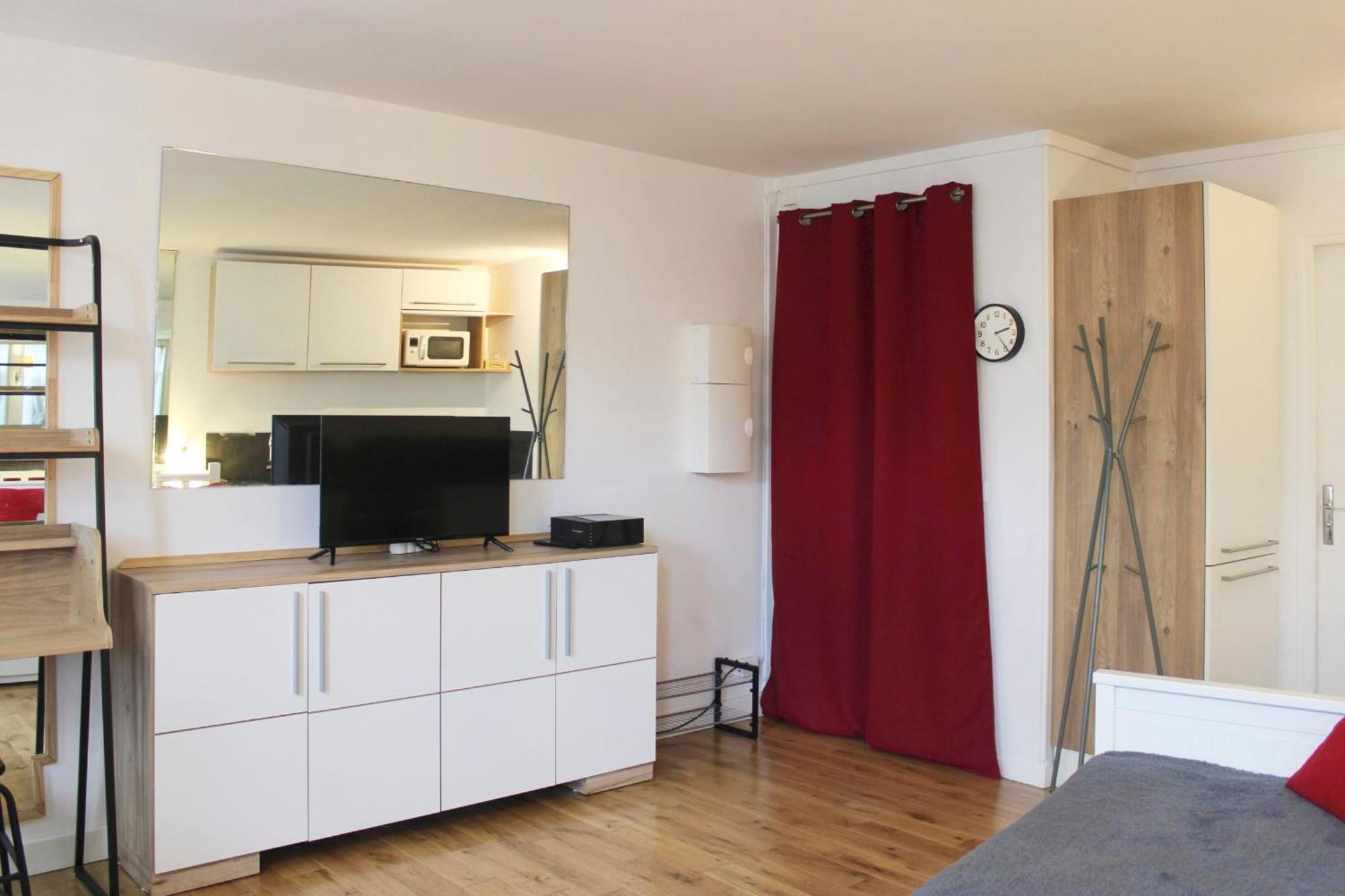 Apartment Bright - Near Garden