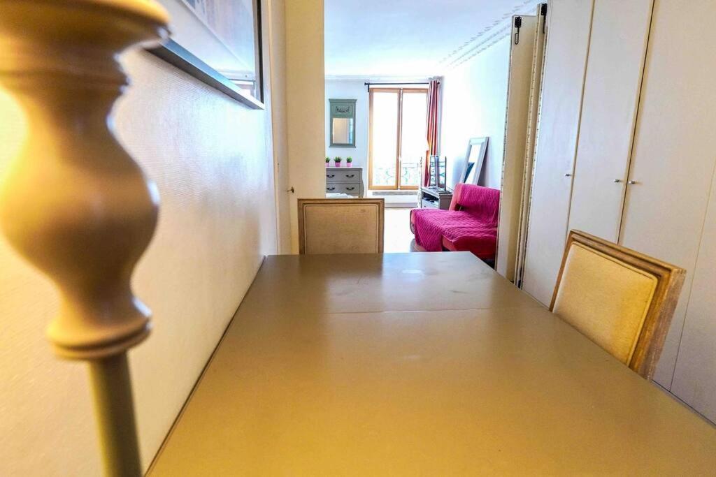 Spacious Studio Near Montorgueil Apartment