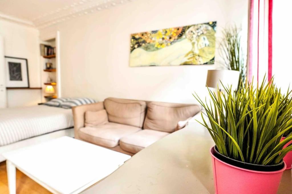 Spacious Studio Near Montorgueil Paris