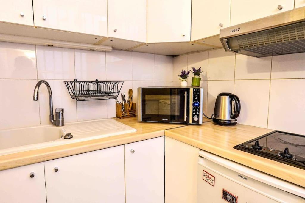Spacious Studio Near Montorgueil *