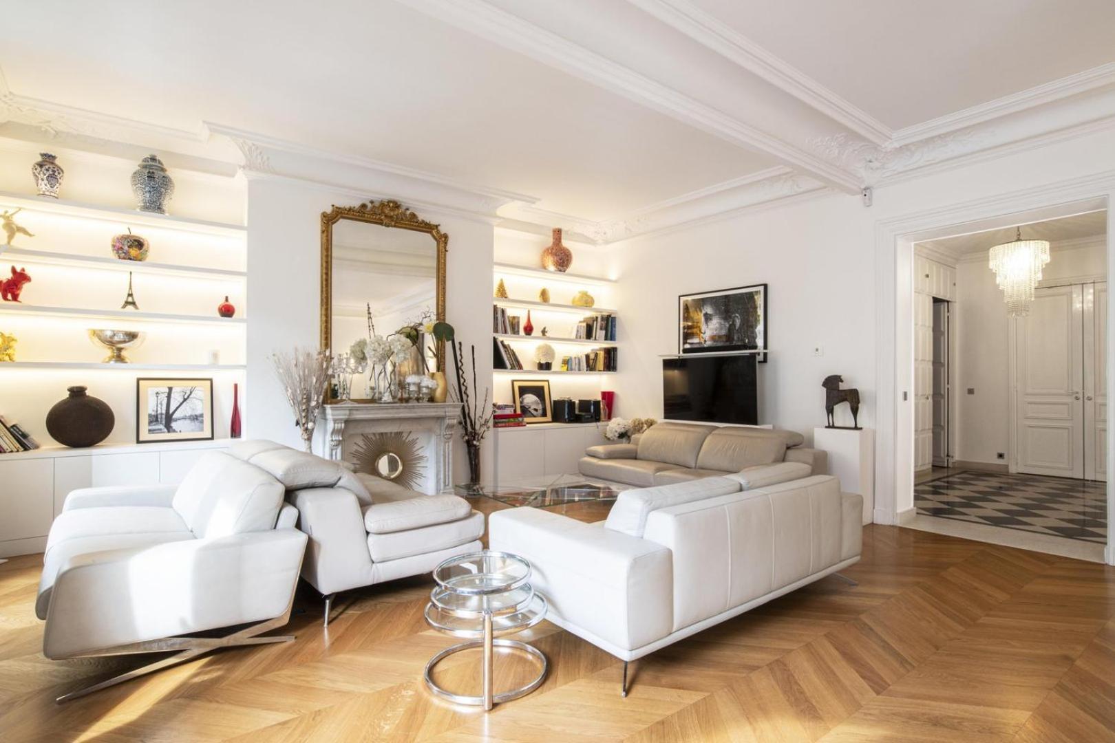 Deluxe St Germain Apartment