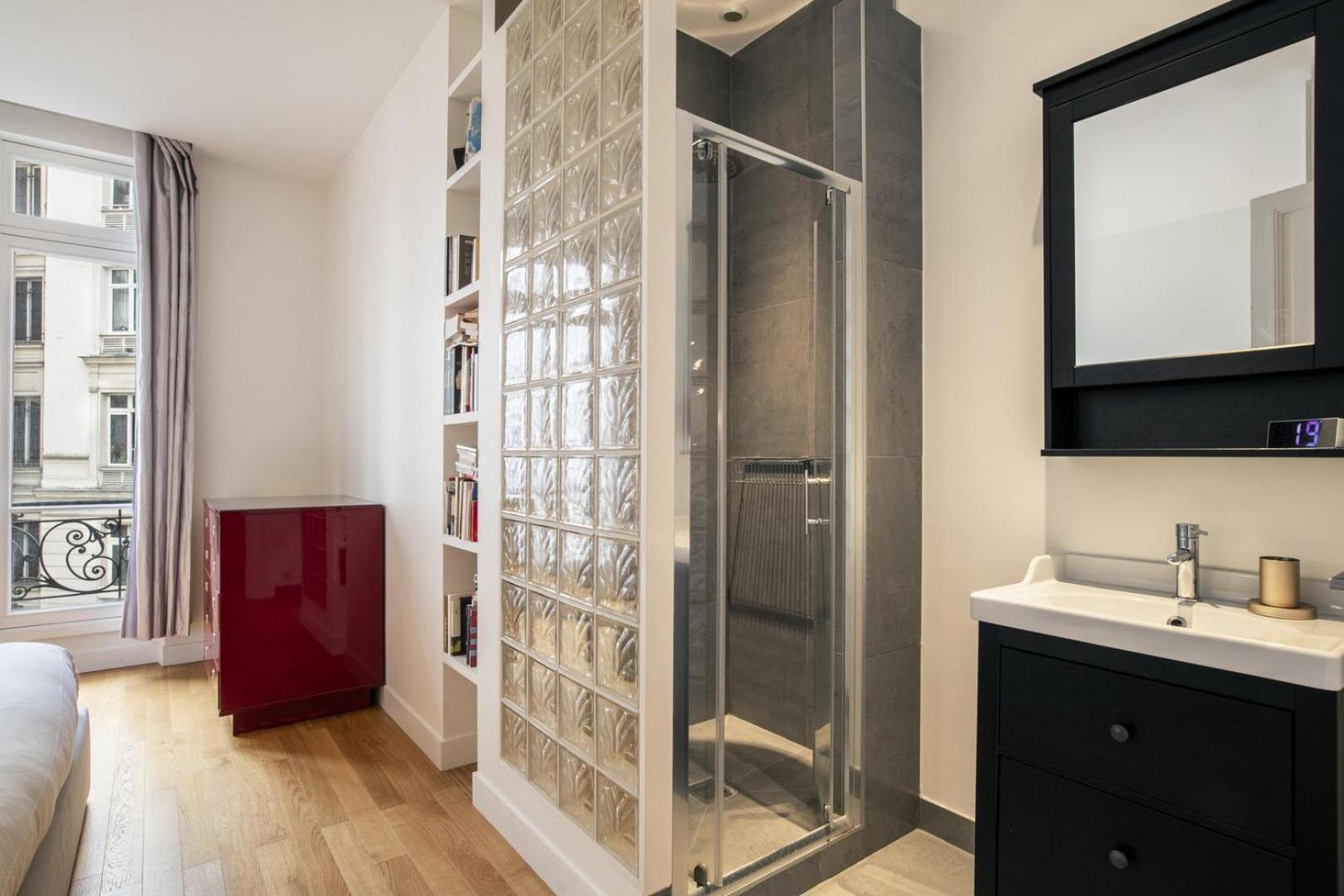 Deluxe St Germain Apartment