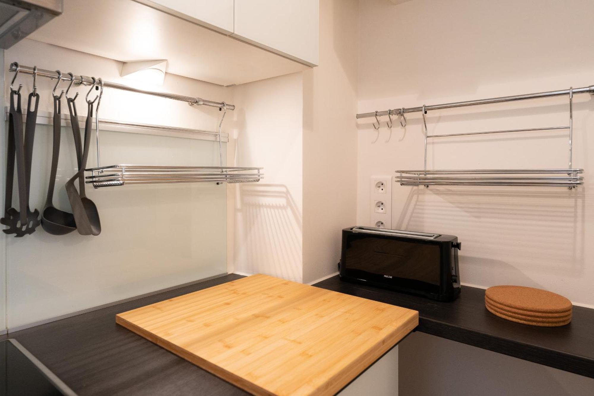 De Luxe Champs Elysees Neuf Apartment Paris
