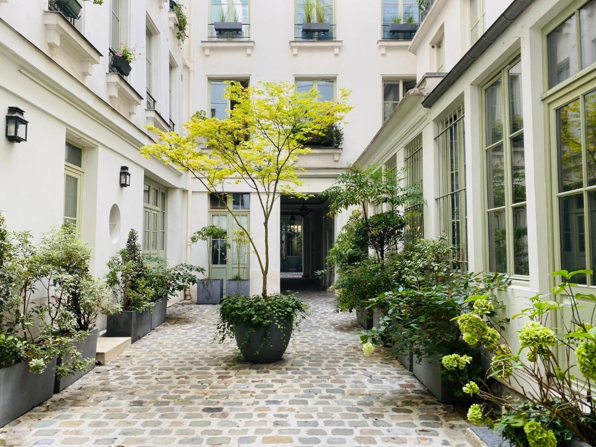Romantic Near Le Marais *