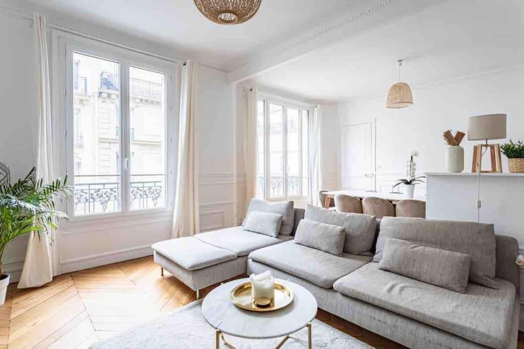 Grand Familial Apartment Paris
