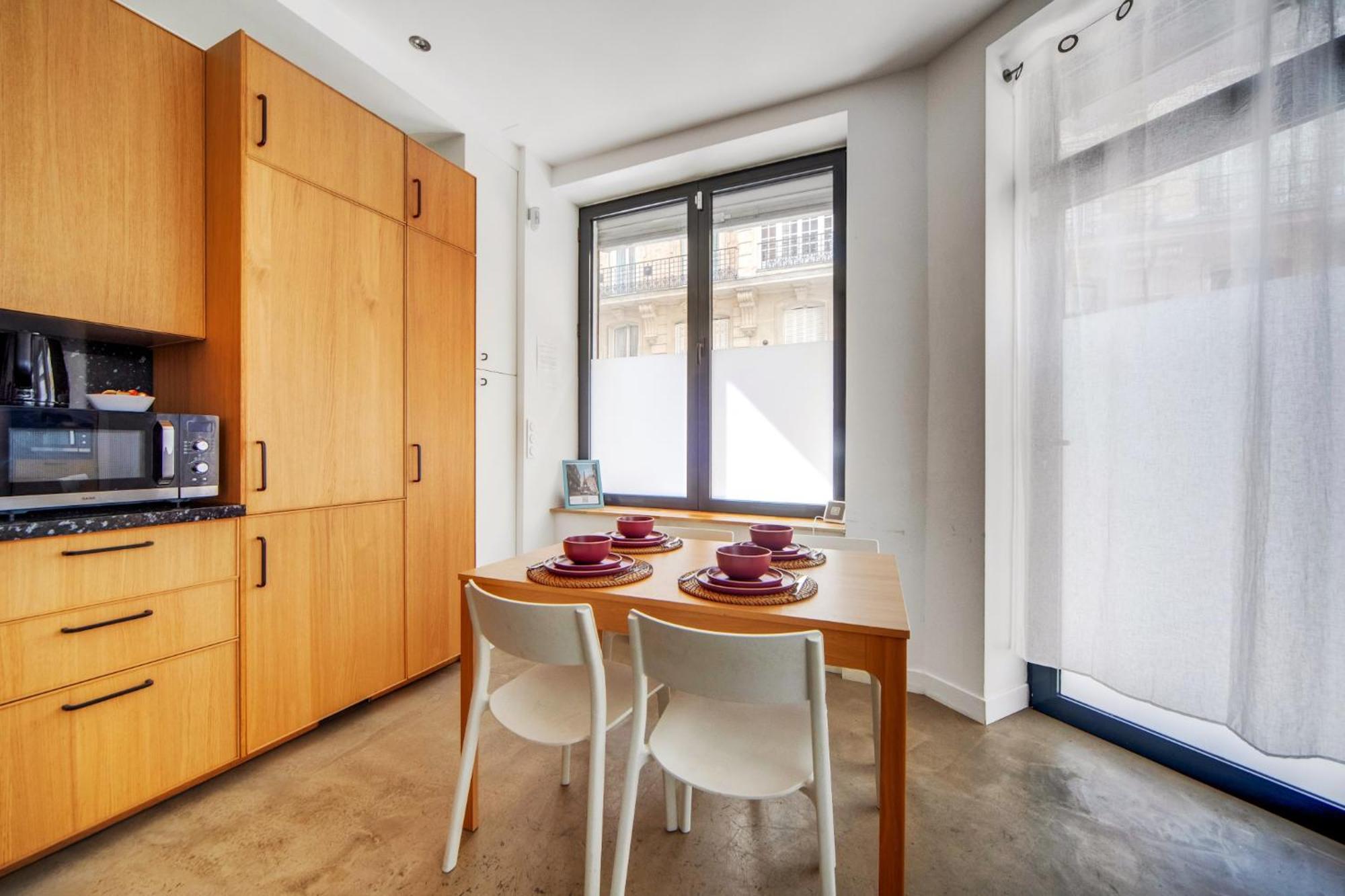 Large Flat Very Close To Montmartre