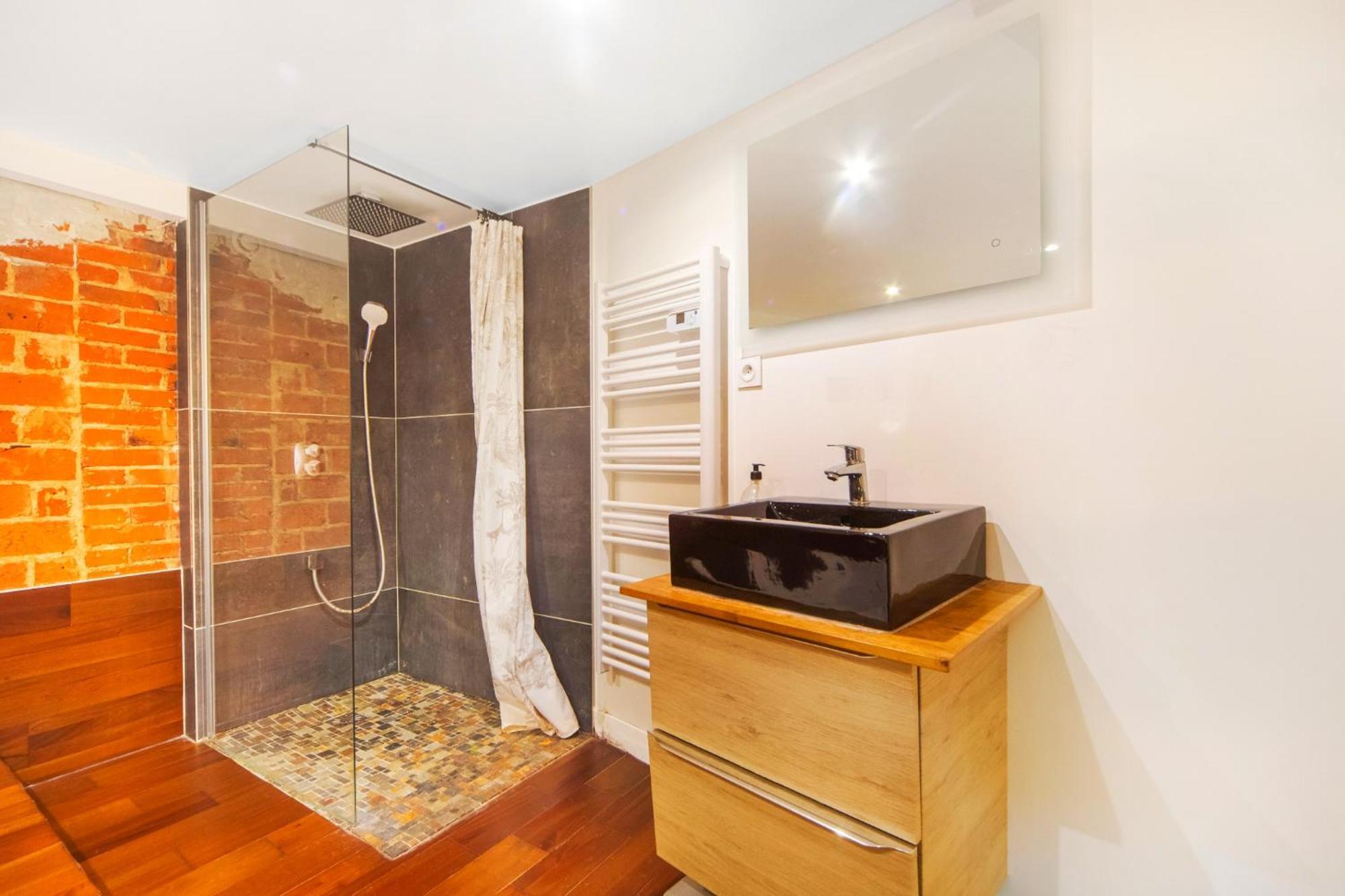 Large Flat Very Close To Montmartre Apartamento Paris