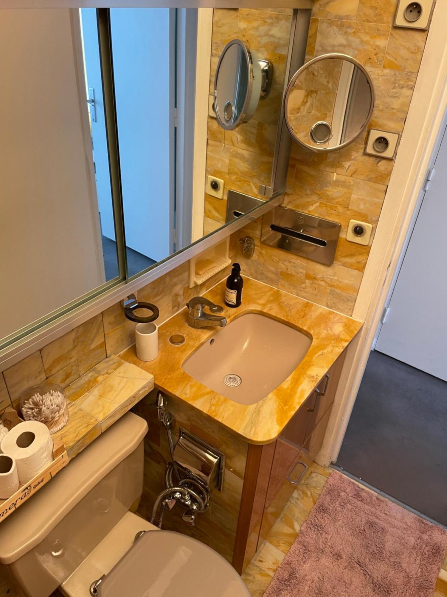 Apartamento Big With Terrace & Central Location