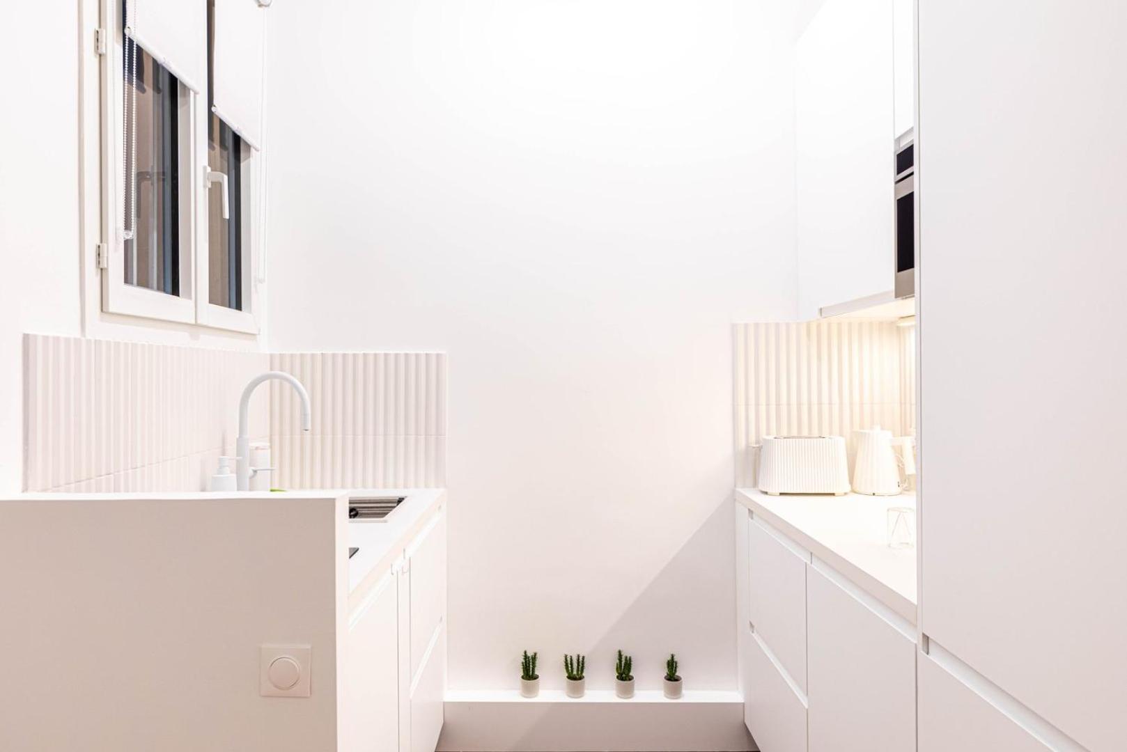 Apartment Guestready: Designer In The Heart Of Marais