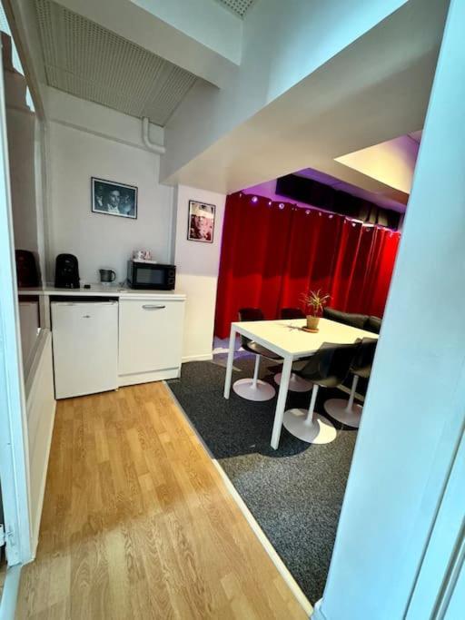 Appartement Experience Cinema Immersif Dans Renove Pres De Montmartre