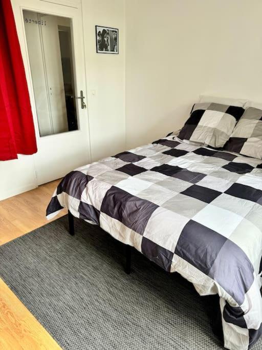 Experience Cinema Immersif Dans Renove Pres De Montmartre Appartement Paris