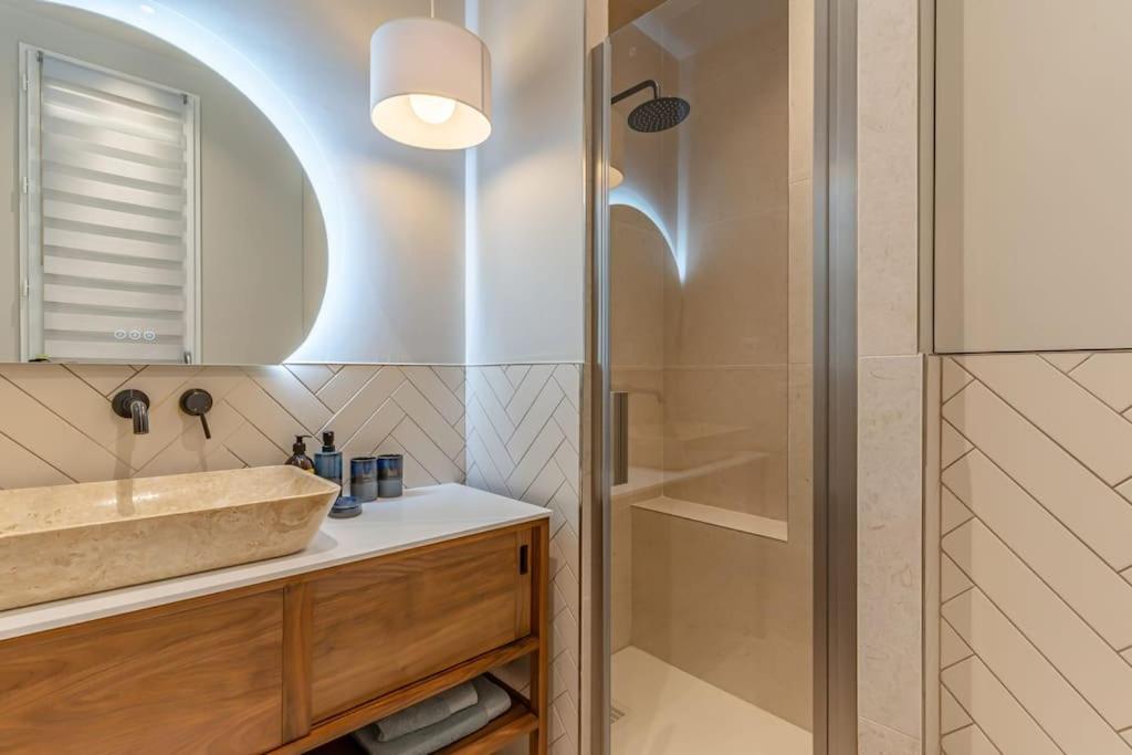 De Luxe Paris