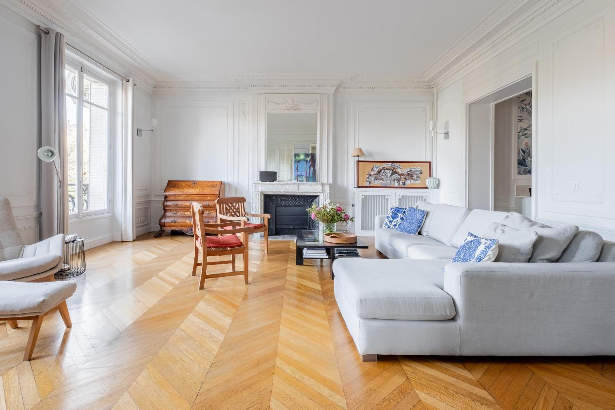 Veeve - Enlightened Elegance Apartment