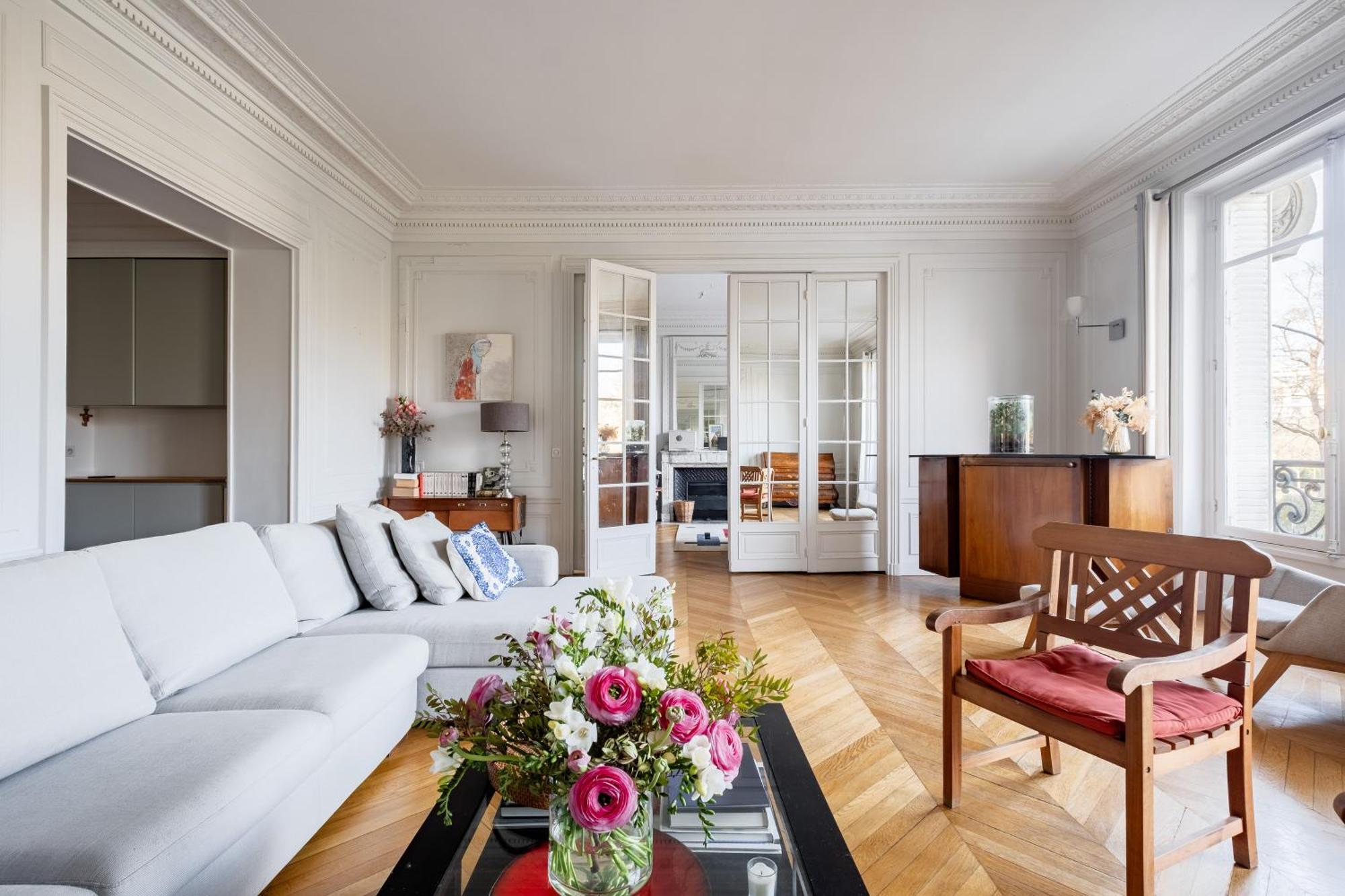 Veeve - Enlightened Elegance Paris