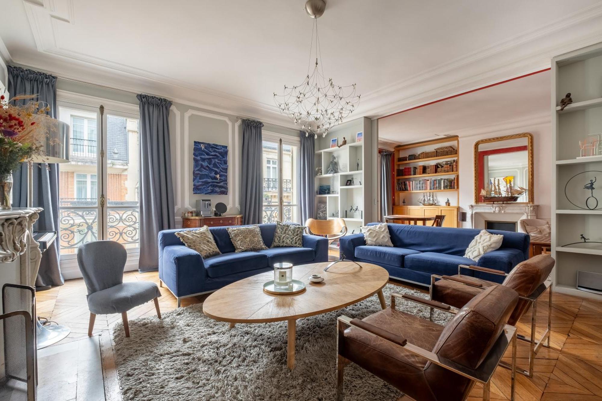 Apartment Veeve - The Artist's Paris