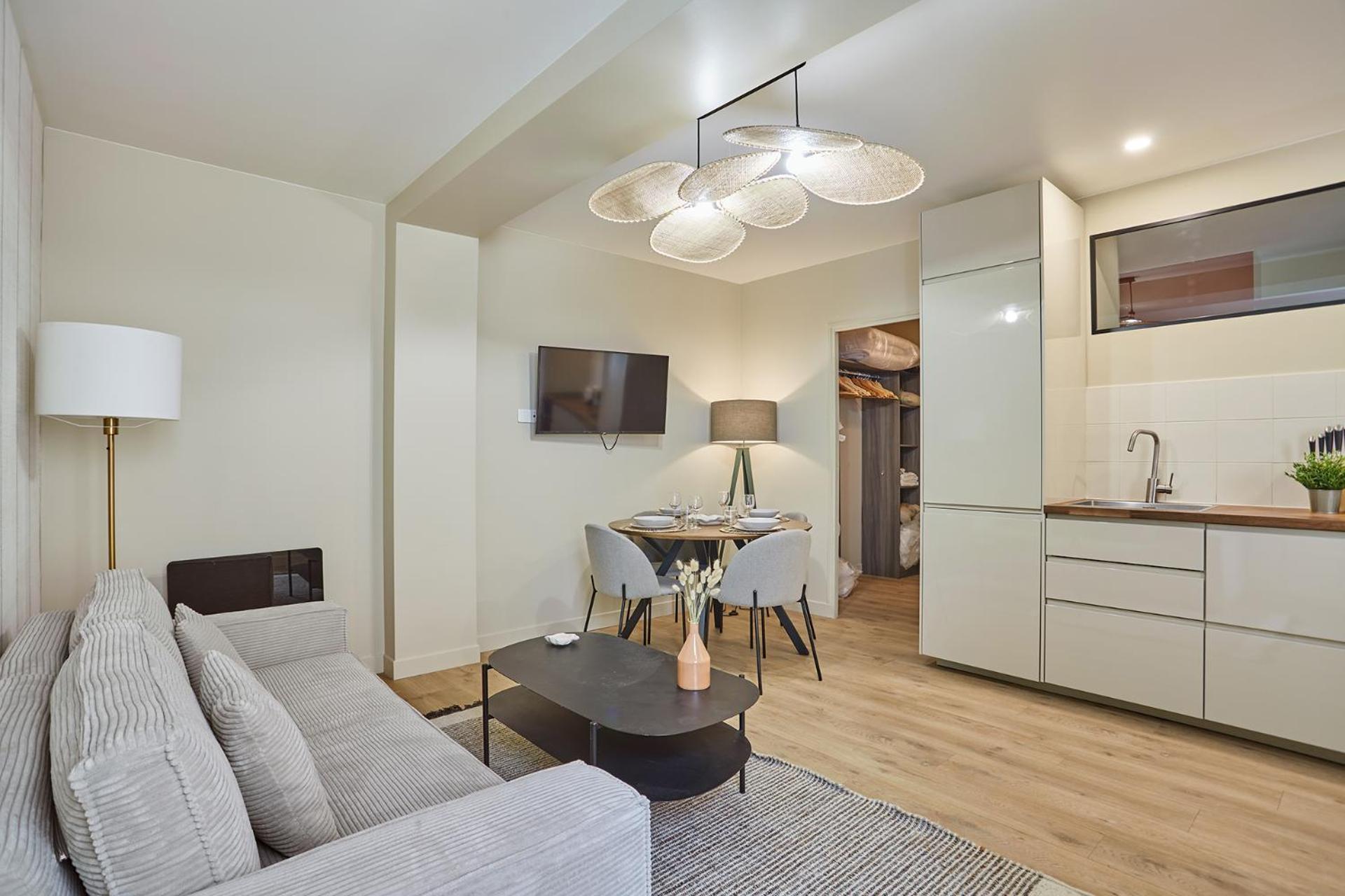 Center Of By Prestige Apartment Paris