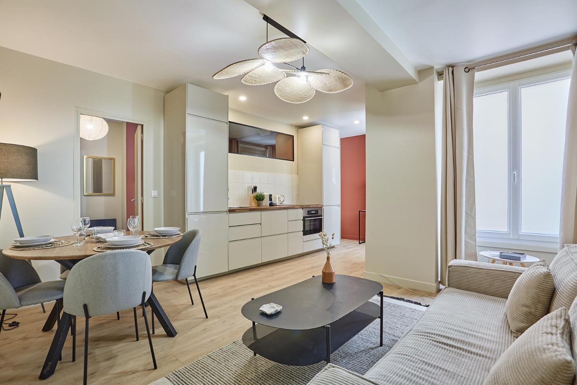 Apartment Center Of By Prestige Paris