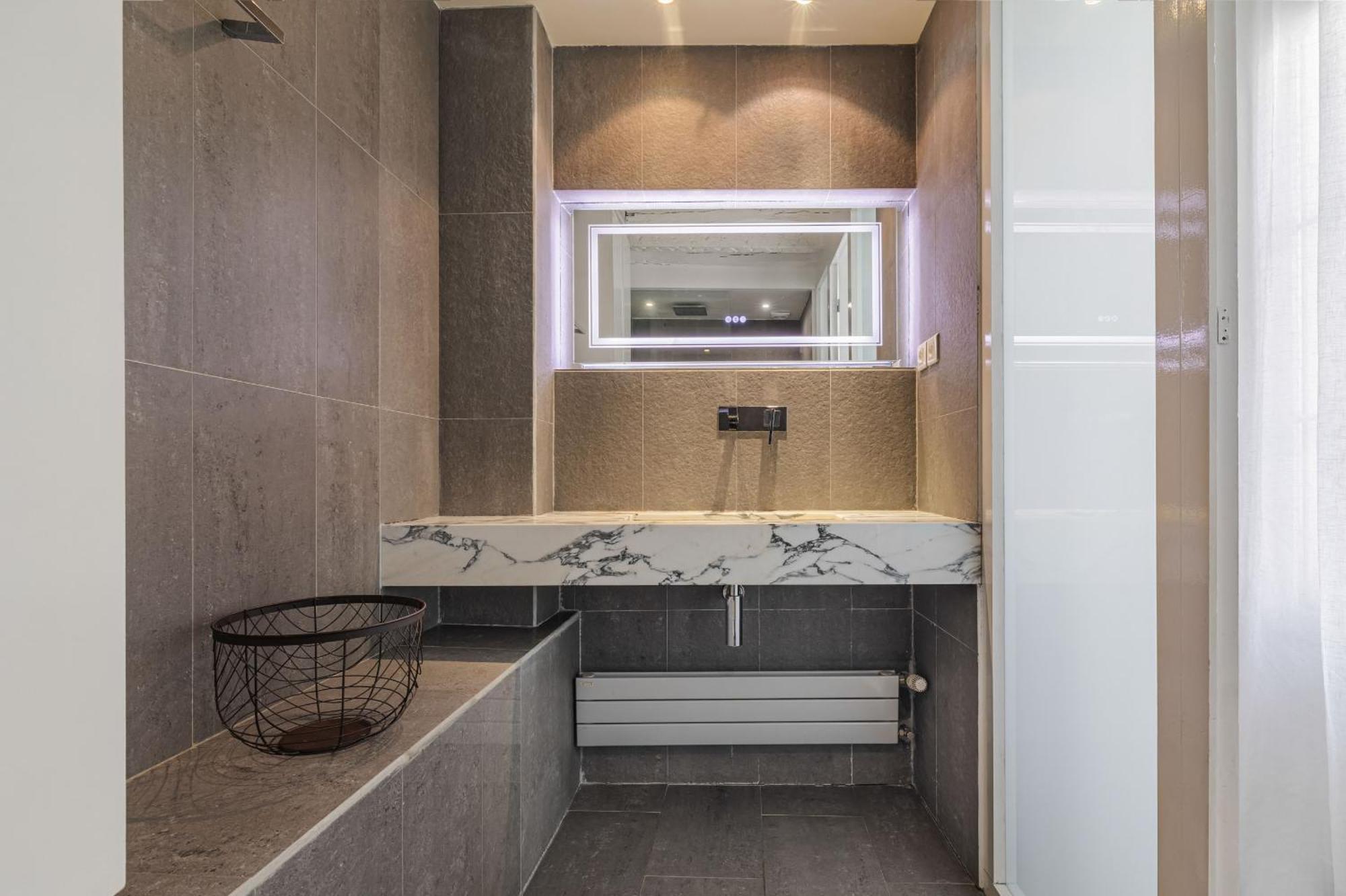 Apartment Albenate Paris