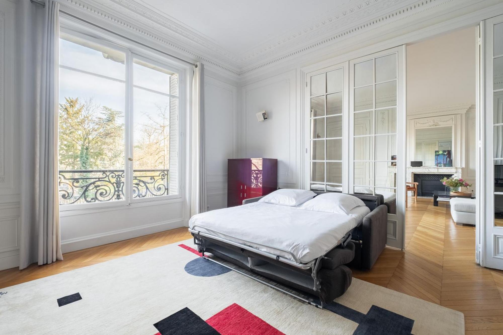 Veeve - Enlightened Elegance * Paris
