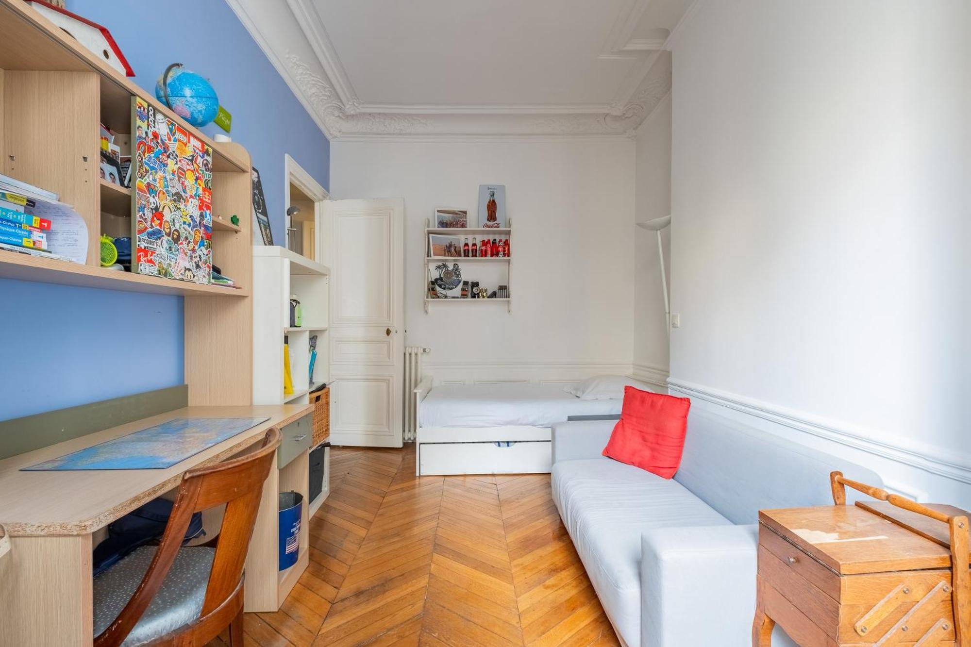 Veeve - The Artist's Apartment