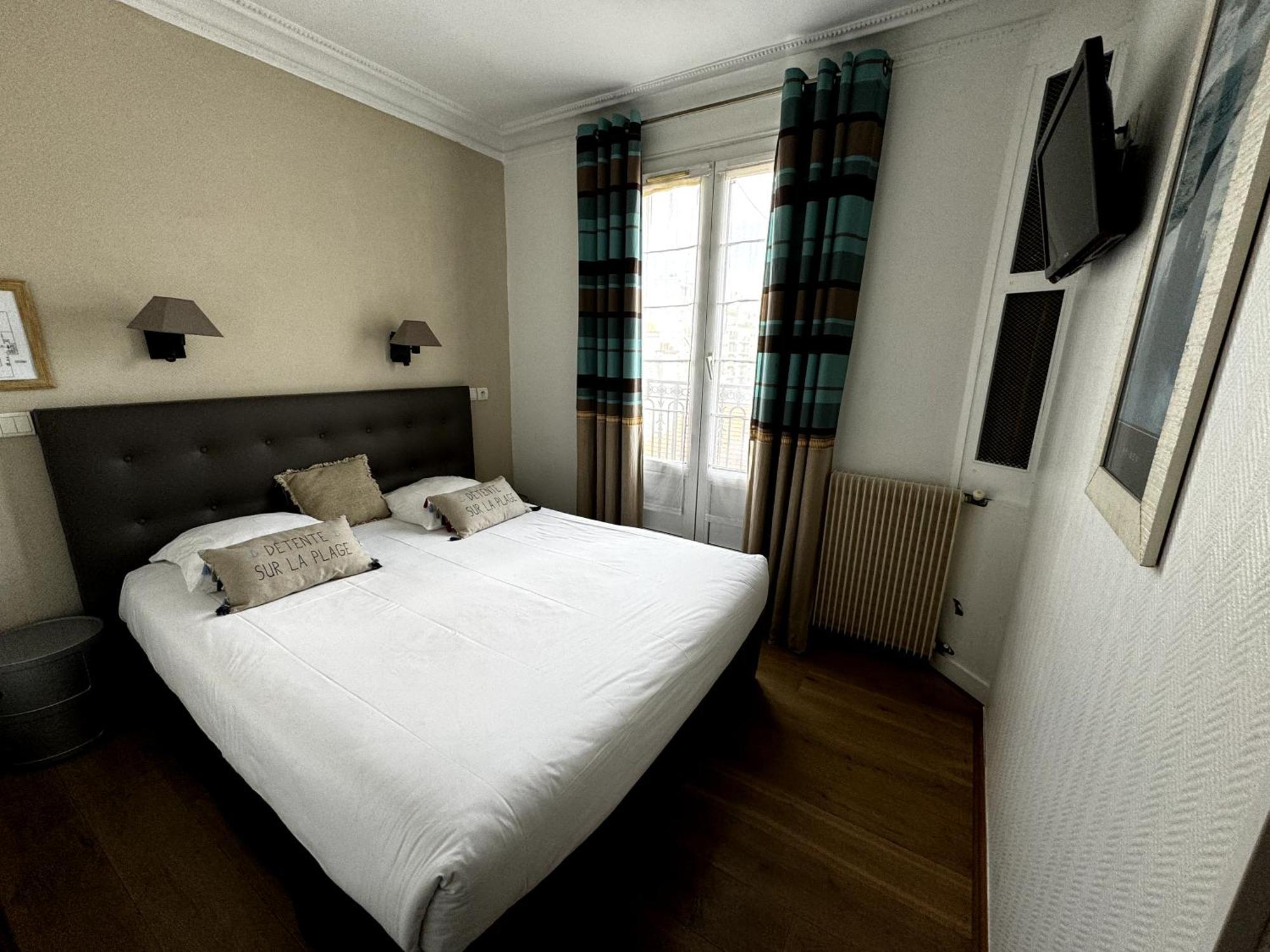 Hotel Amiral 3*