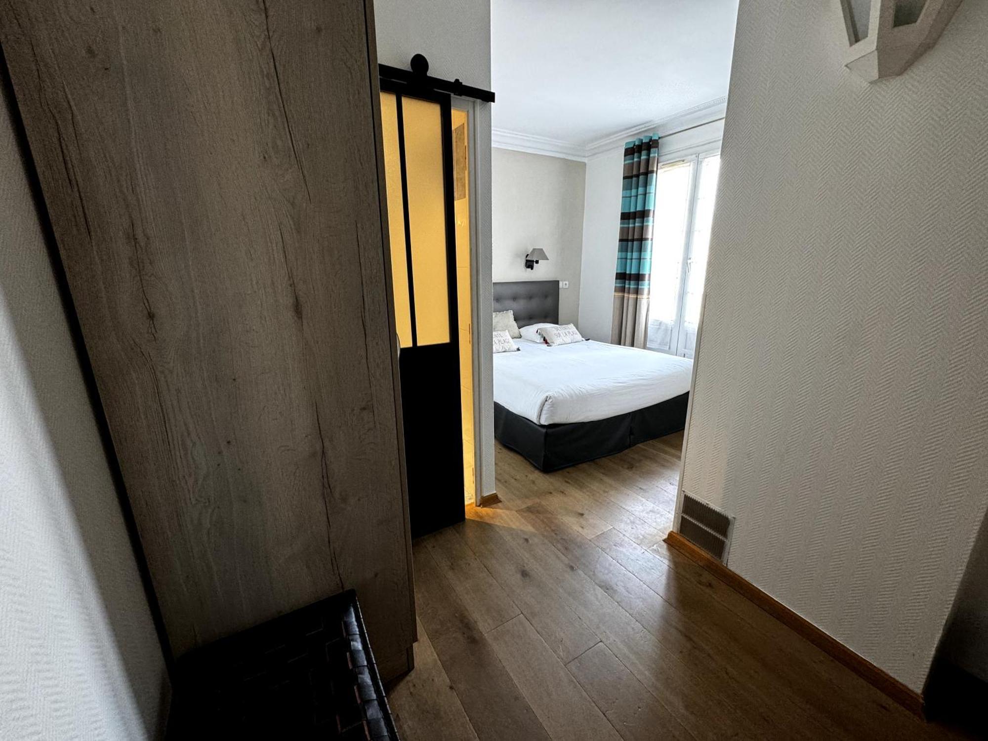Hotel Amiral 3*