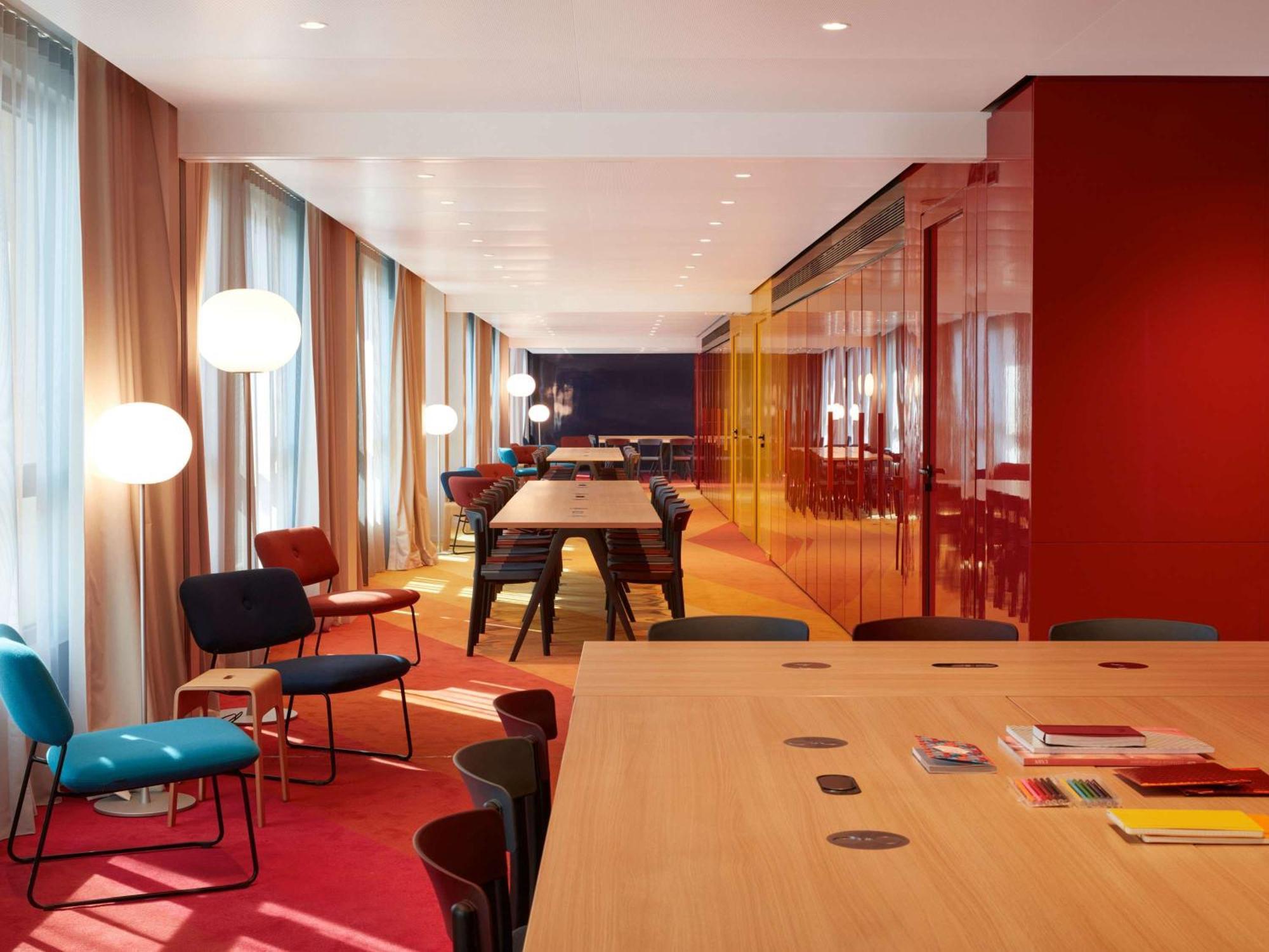 Hotel So/