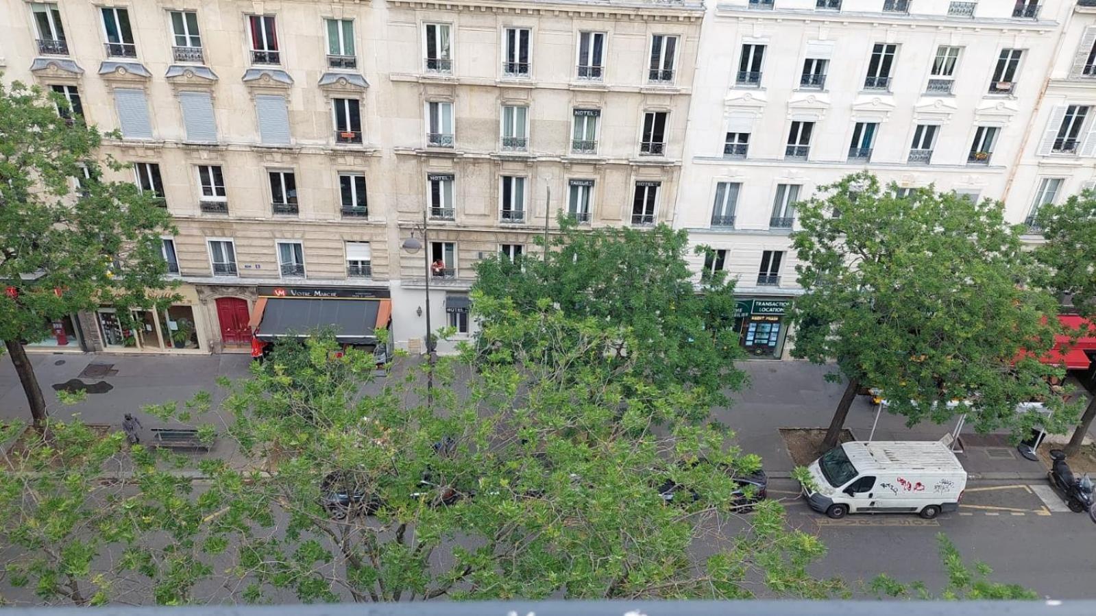 Studio Meuble Place De La Nation Apartment