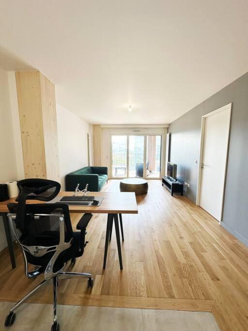 Apartment Charme Parisien Neuf Et Cosy